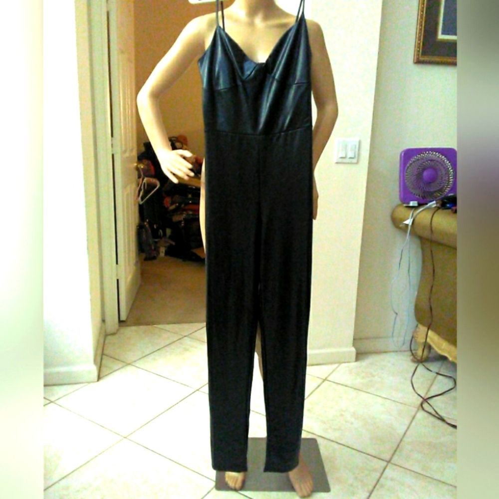 BNWT BODYCON BODYSUIT BY WINDSOR FAUX BLACK LEATHER SZ. LG ( STRETCHY/ THIN)